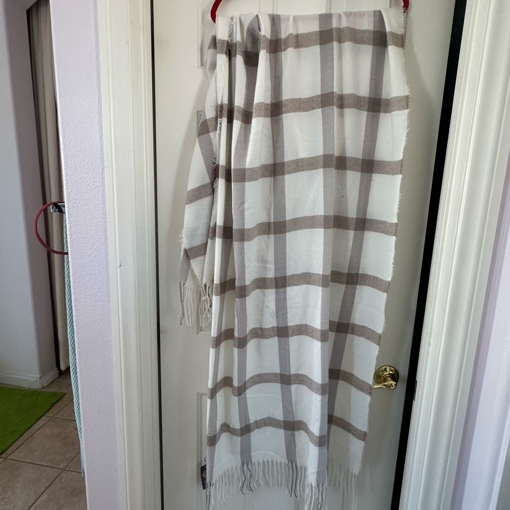 Vince Camuto Ivory and Taupe Striped Throw